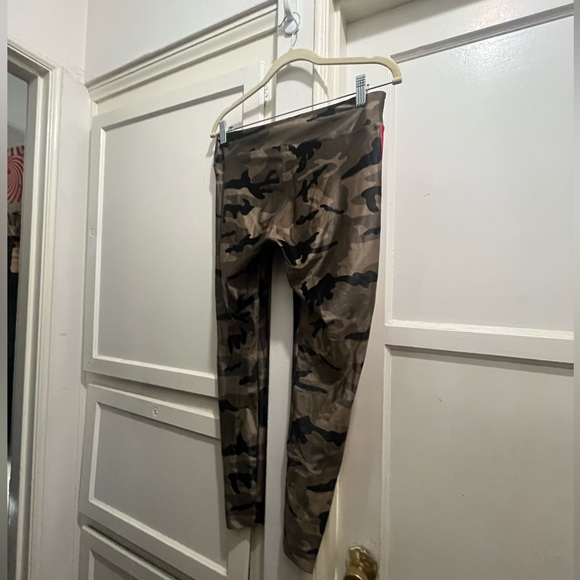 Koral Dynamic Duo Camouflage Leggings Hot Pink size large - Picture 6 of 9